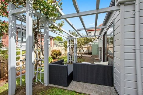 Photo of property in 6 Glucina Avenue, West Harbour, Auckland, 0618