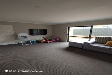 Photo of property in 12 Tavua Lane, Ranui, Auckland, 0612