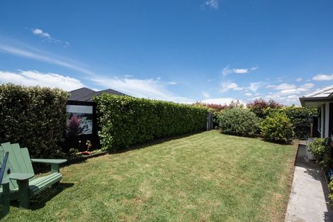 Photo of property in 15 Pohutukawa Parade, Riverhead, 0820