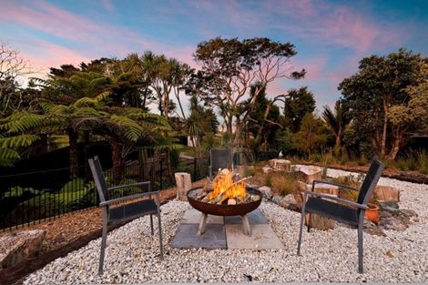 Photo of property in 18 Grassmere Road, Henderson Valley, Auckland, 0612