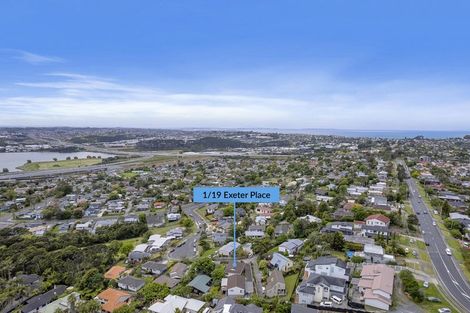 Photo of property in 1/19 Exeter Place, Unsworth Heights, Auckland, 0632
