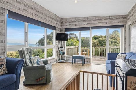 Photo of property in 12 Takarei Terrace, Mokau, 4376