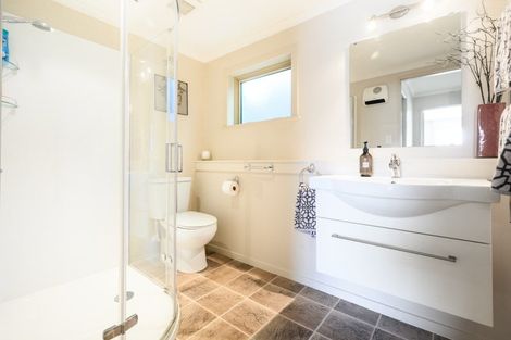 Photo of property in 14 Churchill Avenue, Hokowhitu, Palmerston North, 4410