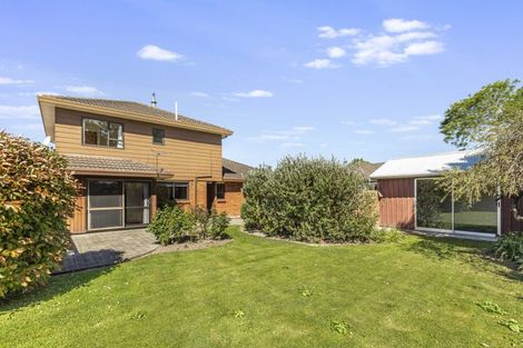 Photo of property in 15 Valerie Place, Redwood, Christchurch, 8051