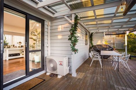 Photo of property in 1a Makora Road, Massey, Auckland, 0614