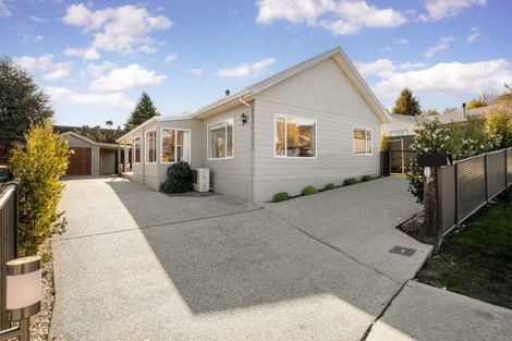 Photo of property in 5 Mount Iron Drive, Wanaka, 9305