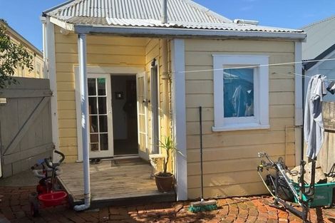 Photo of property in 25 Douglas Street, Mount Cook, Wellington, 6021