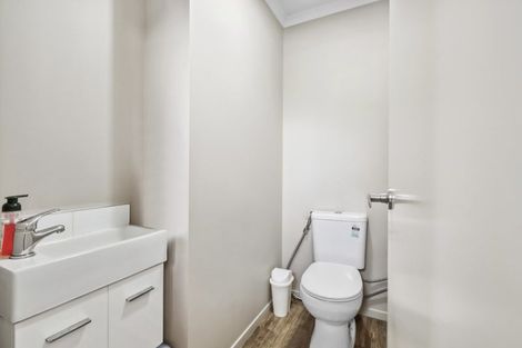 Photo of property in 102u9 Old Farm Road, Hamilton East, Hamilton, 3216