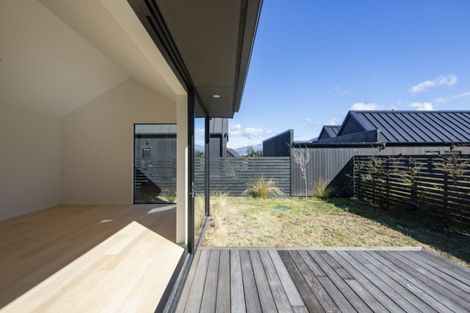 Photo of property in 8 Parera Lane, Jacks Point, Queenstown, 9371