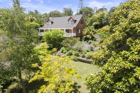 Photo of property in 141 Browns Bay Road, Browns Bay, Auckland, 0630