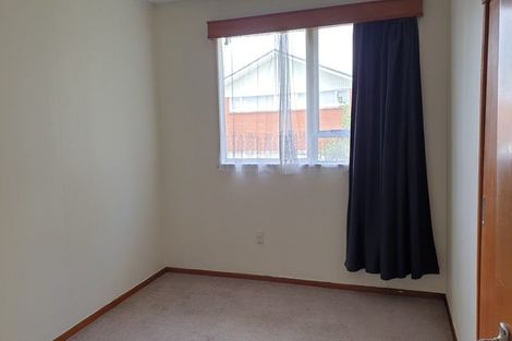 Photo of property in 4 Cypress Place, Sunnynook, Auckland, 0620