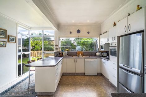 Photo of property in 1/6 Shakespeare Road, Milford, Auckland, 0620