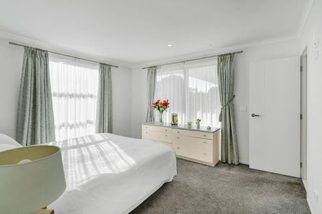 Photo of property in 44 Fernbrook Drive, Hurworth, New Plymouth, 4310