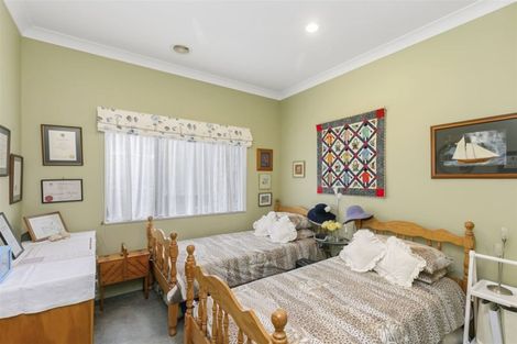 Photo of property in 73 Amesbury Drive, Churton Park, Wellington, 6037