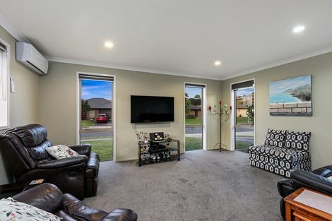 Photo of property in 145 Oteki Park Drive, Welcome Bay, Tauranga, 3112