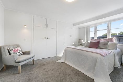 Photo of property in 24 Hill Crescent, Papakura, 2110