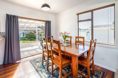 Photo of property in 52 Kempton Street, Greytown, 5712