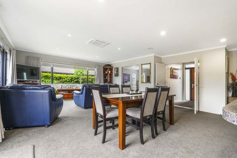 Photo of property in 90 Saint James Drive, Huntington, Hamilton, 3210