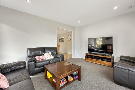 Photo of property in 2/15 Stephanie Close, Glenfield, Auckland, 0629