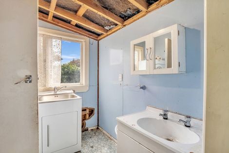 Photo of property in 2 Waitai Street, Castlecliff, Whanganui, 4501