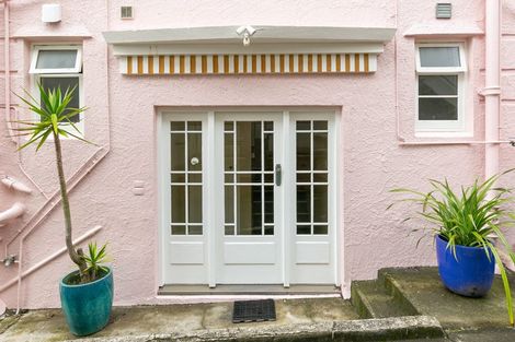 Photo of property in 9a Stowe Hill, Thorndon, Wellington, 6011