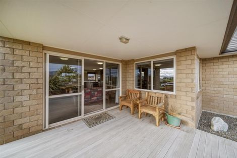 Photo of property in 8 Larlin Heights, Hawera, 4675