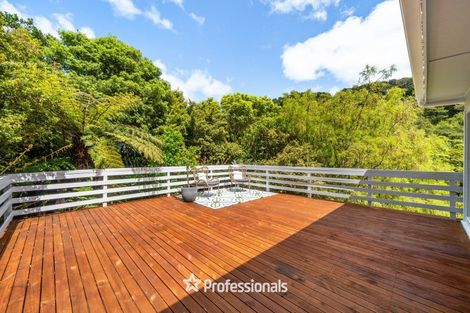 Photo of property in 132 Cheviot Road, Lowry Bay, Lower Hutt, 5013