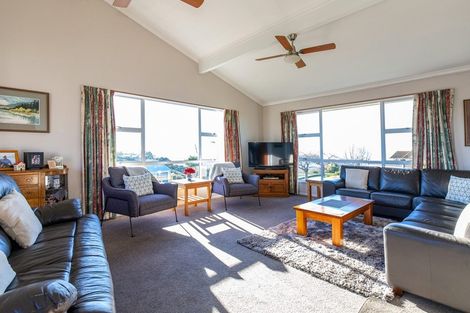Photo of property in 9 Oakleigh Crescent, Oamaru North, Oamaru, 9400