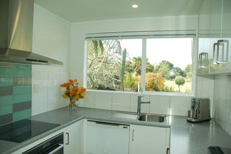 Photo of property in 28 James Mcleod Road, Shelly Beach, Helensville, 0874
