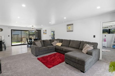 Photo of property in 8 Gladys Place, Levin, 5510
