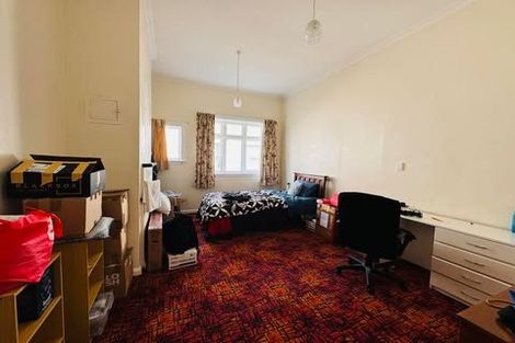 Photo of property in 6 Pirie Street, Palmerston North, 4410