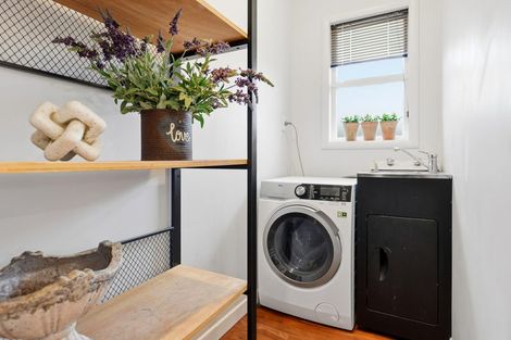 Photo of property in 27 Alfred Street, Fairfield, Hamilton, 3214