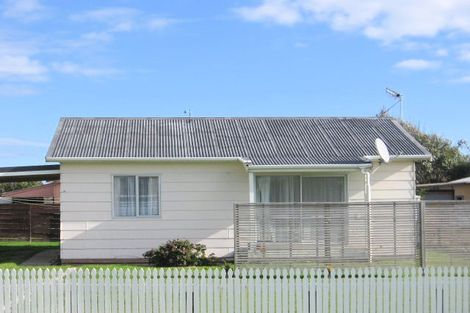 Photo of property in 18 Shortt Street, Foxton Beach, Foxton, 4815
