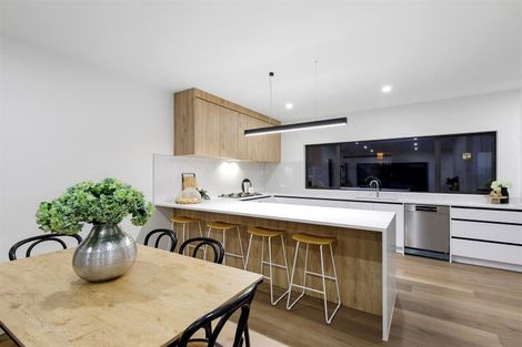 Photo of property in 5 Pihipihi Way, Crofton Downs, Wellington, 6035