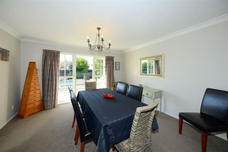 Photo of property in 11 Hillcrest Place, Avonhead, Christchurch, 8042