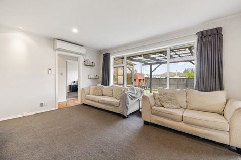 Photo of property in 124 Cavendish Road, Casebrook, Christchurch, 8051
