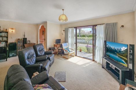 Photo of property in 2/505 Fitzroy Avenue, Hastings, 4122