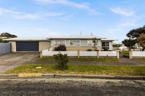 Photo of property in 2 Banff Place, Tamatea, Napier, 4112