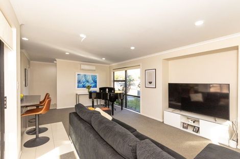 Photo of property in 36 Karina Terrace, Roslyn, Palmerston North, 4414