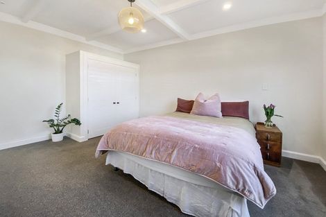 Photo of property in 81 Endeavour Street, Lyall Bay, Wellington, 6022