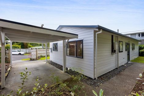 Photo of property in 31 Beaumont Crescent, Frankleigh Park, New Plymouth, 4310
