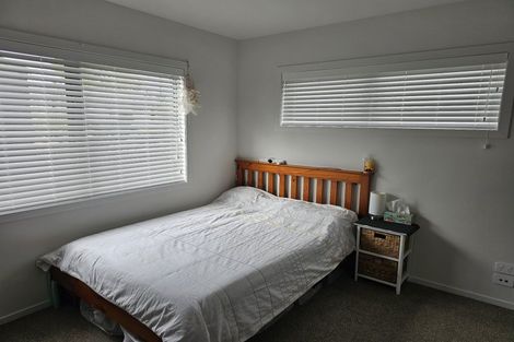 Photo of property in 3/4 Harry Ward Place, Henderson, Auckland, 0610