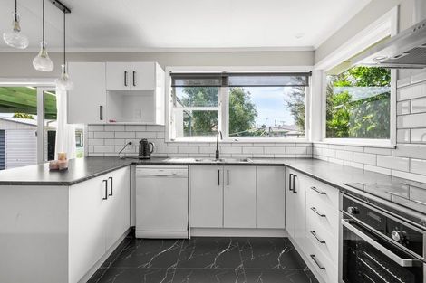 Photo of property in 9 Sacha Place, Glenview, Hamilton, 3206