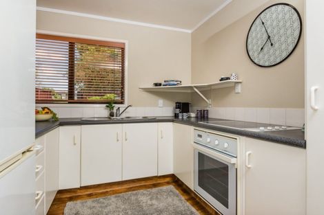 Photo of property in 2/40 Toroa Street, Torbay, Auckland, 0630