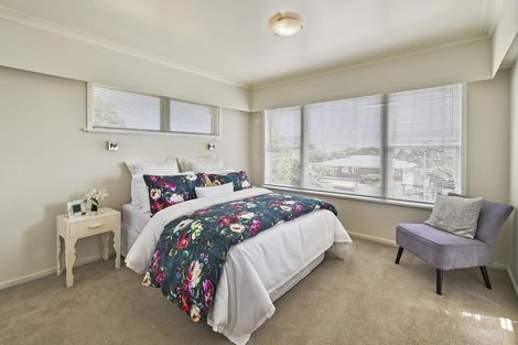 Photo of property in 8 Hamlet Place, Pukekohe, 2120