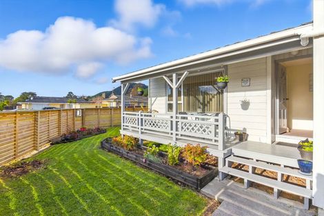 Photo of property in 6a Buckley Grove, Paraparaumu, 5032