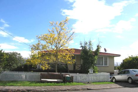 Photo of property in 1/10 Gaede Terrace, Sunnyvale, Auckland, 0612