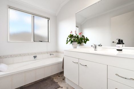 Photo of property in 4 Kestrel Avenue, Welcome Bay, Tauranga, 3112