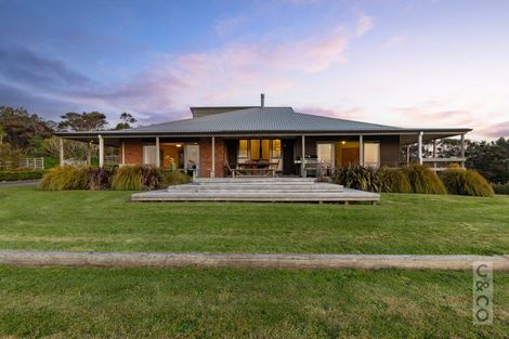 Photo of property in 457 Kiwitahi Road, Helensville, 0875