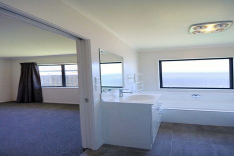 Photo of property in 19 Ragley Way, Rolleston, 7615